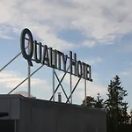 Quality Airport 4*