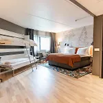 Quality Airport Hotel 4*