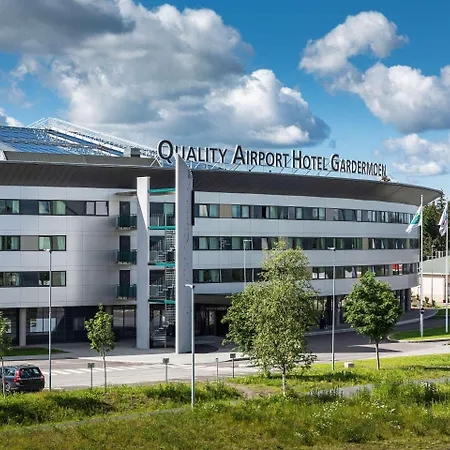 Quality Airport Hotell 4*