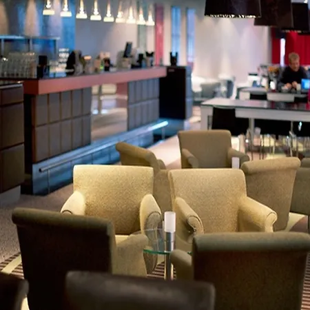Quality Airport 4*
