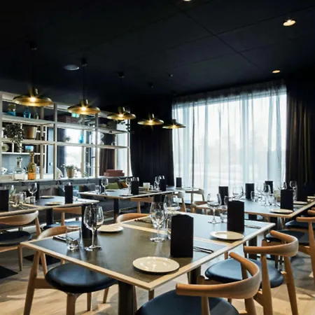 加勒穆恩机场品质酒店 Garder