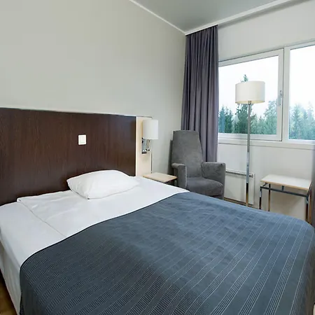 Hotel Quality Airport 4*