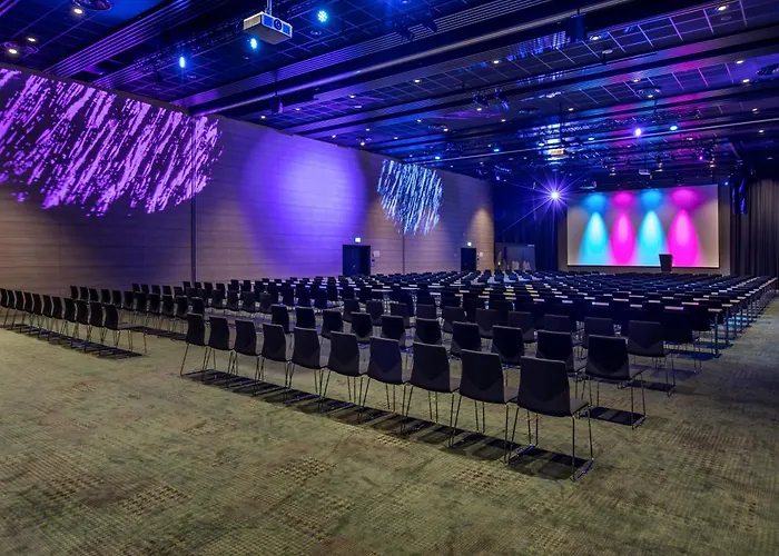 加勒穆恩机场品质酒店 酒店