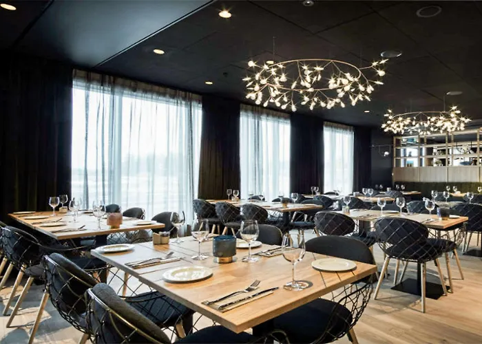 加勒穆恩机场品质酒店 Garder