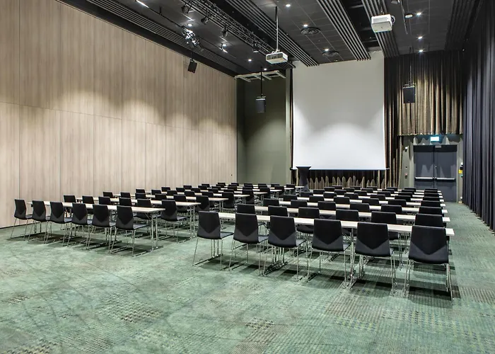 加勒穆恩机场品质酒店 酒店