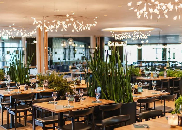 加勒穆恩机场品质酒店