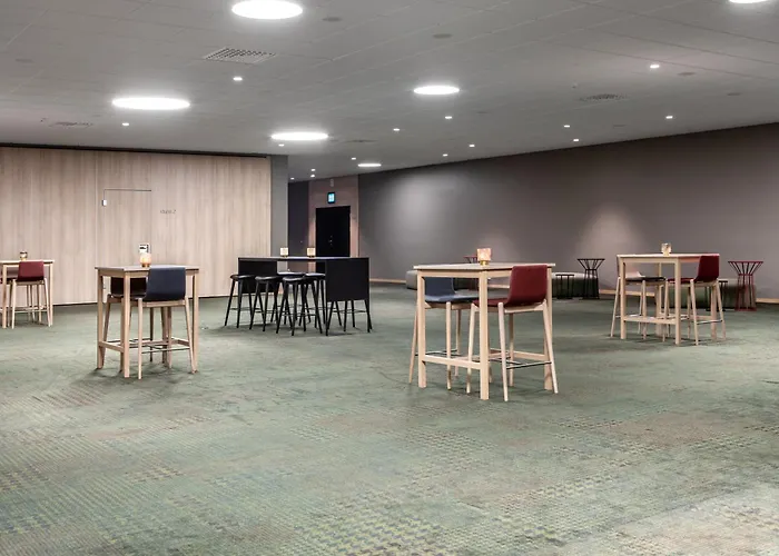 Hotel Quality Airport 4*